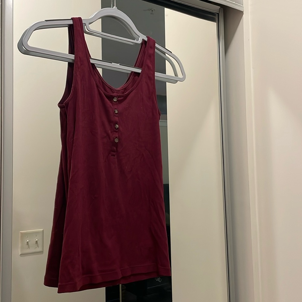 Wine colored S layering tank. Old Navy.